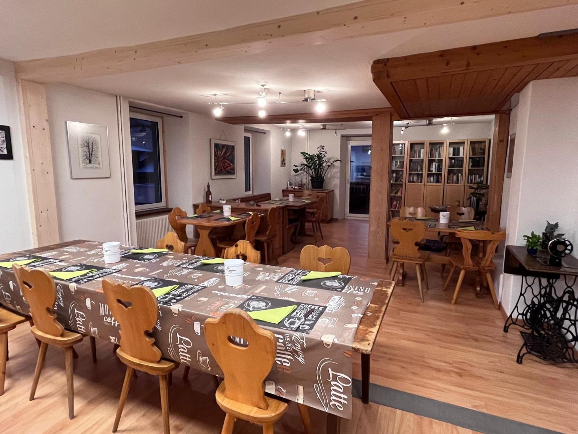 Chrona Bed & Breakfast Jenaz Екстер'єр фото